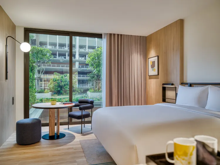 Deluxe King Room With Balcony And Courtyard View