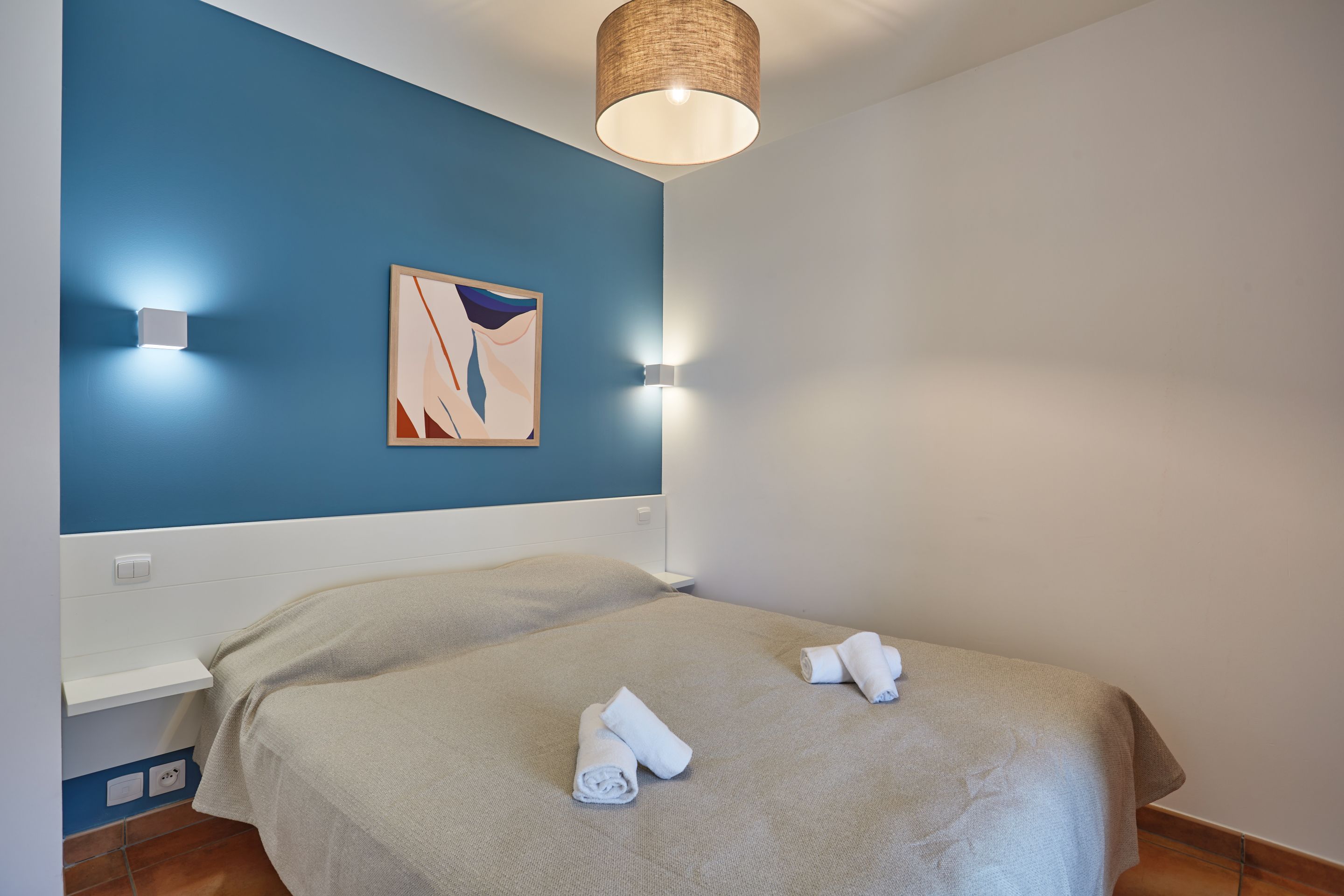 三人房 六名客人