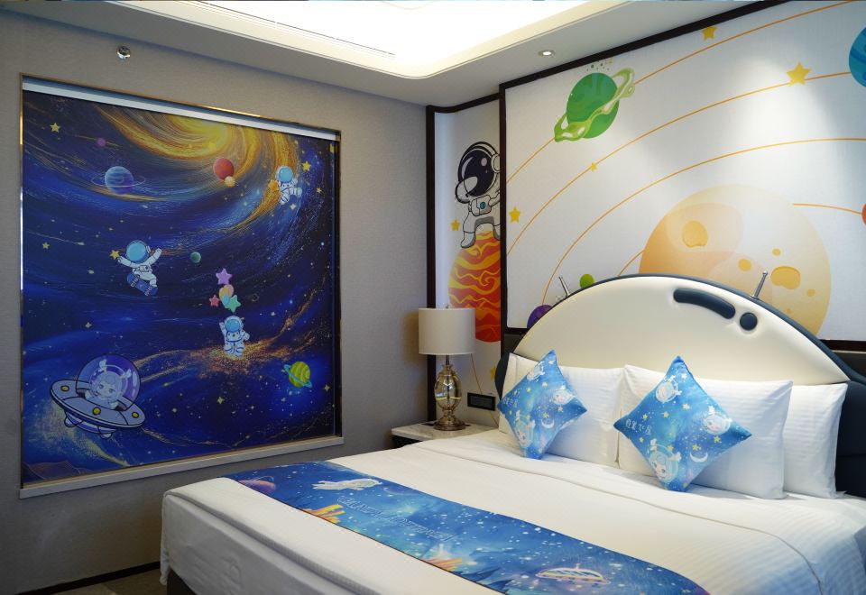 糖果STAR星际主题家庭房（太空舱）