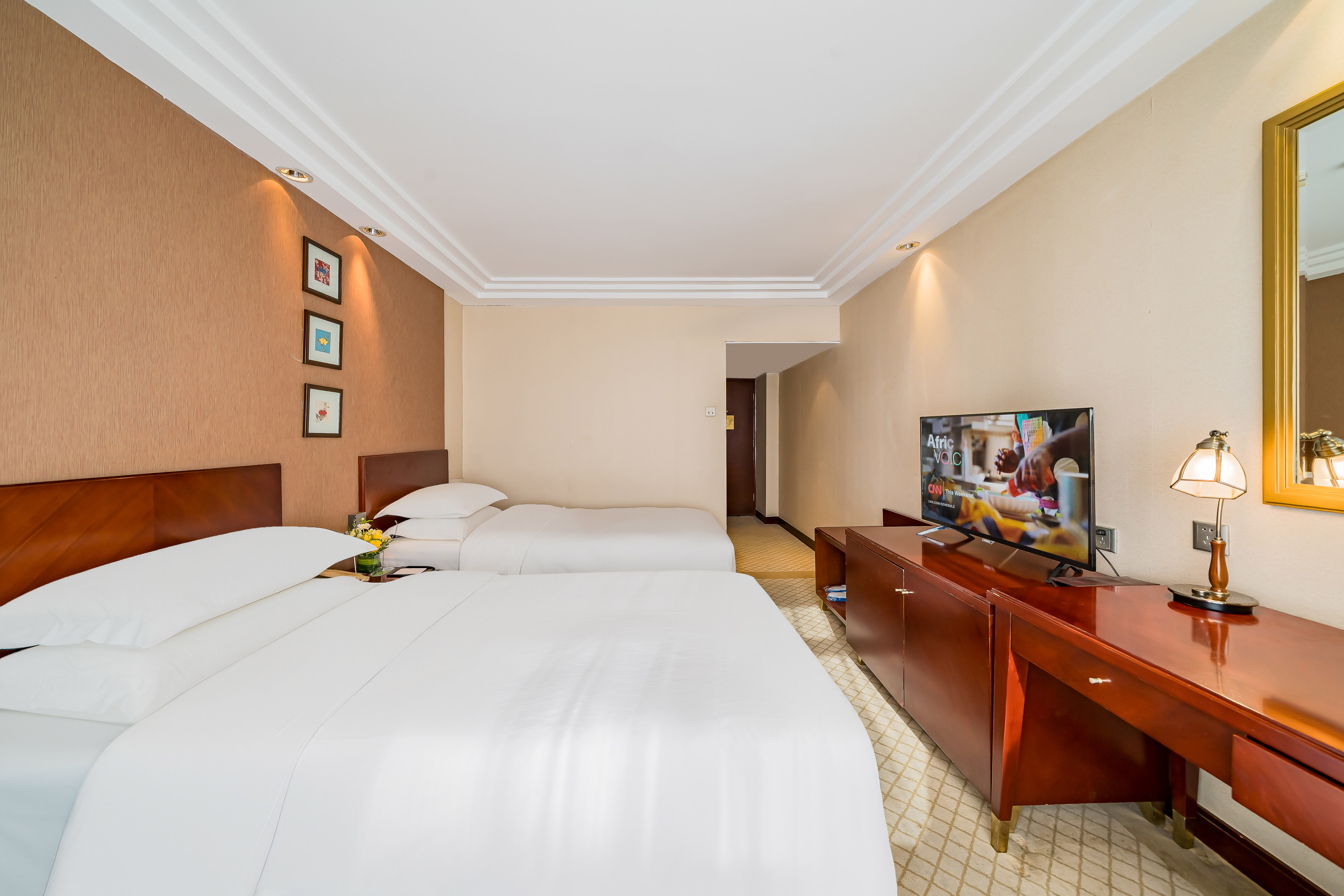 商務豪華房（深睡枕+斯林百蘭床墊）