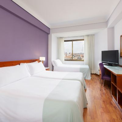 三人客房 馬德里中心酒店（美利亞酒店集團管理）優惠