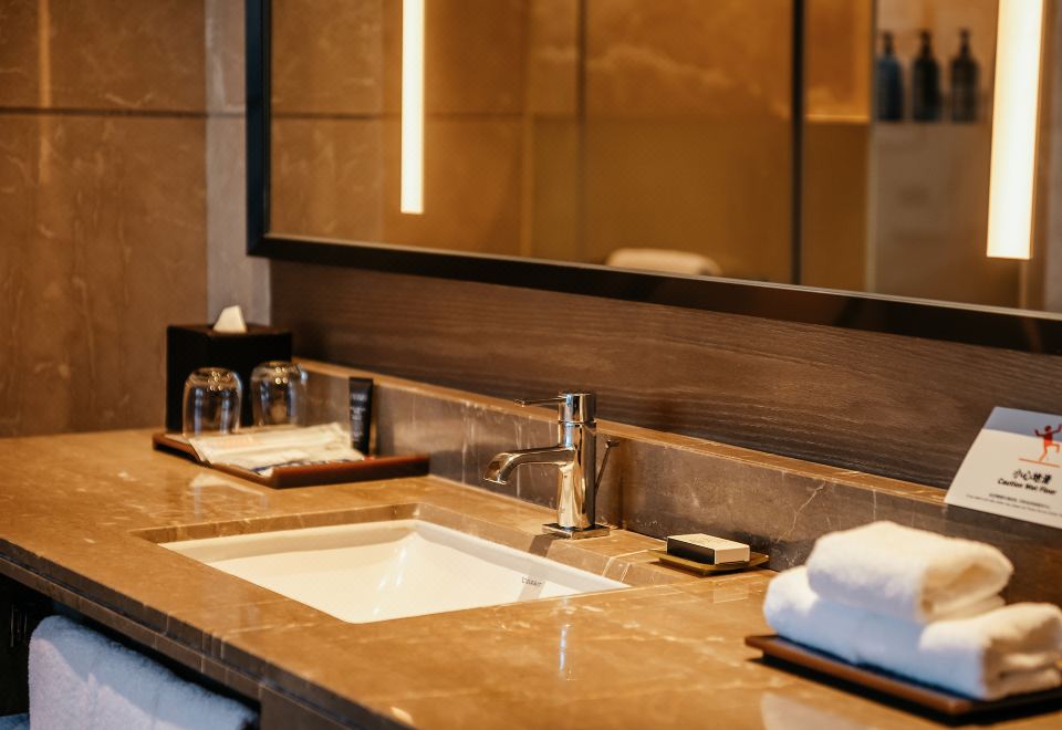 Sheraton Guangzhou HotelSuperior King Room