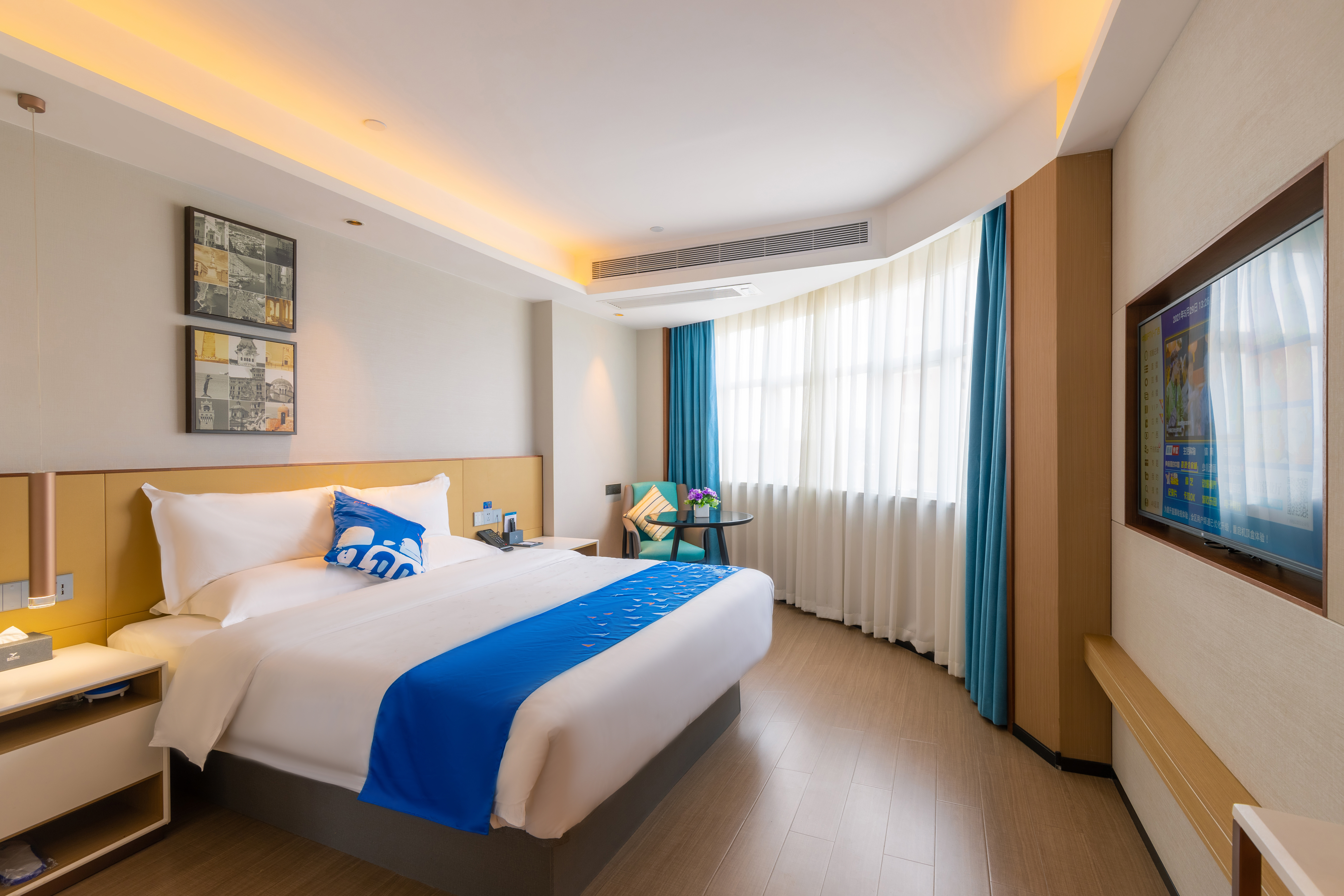 棋牌房（电视投屏+办公桌椅+乾衣设备）