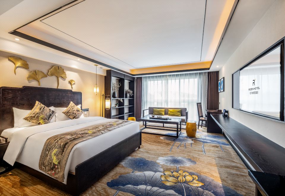 Elegant Smart Room (Double Bed) (Bathtub, French Window)