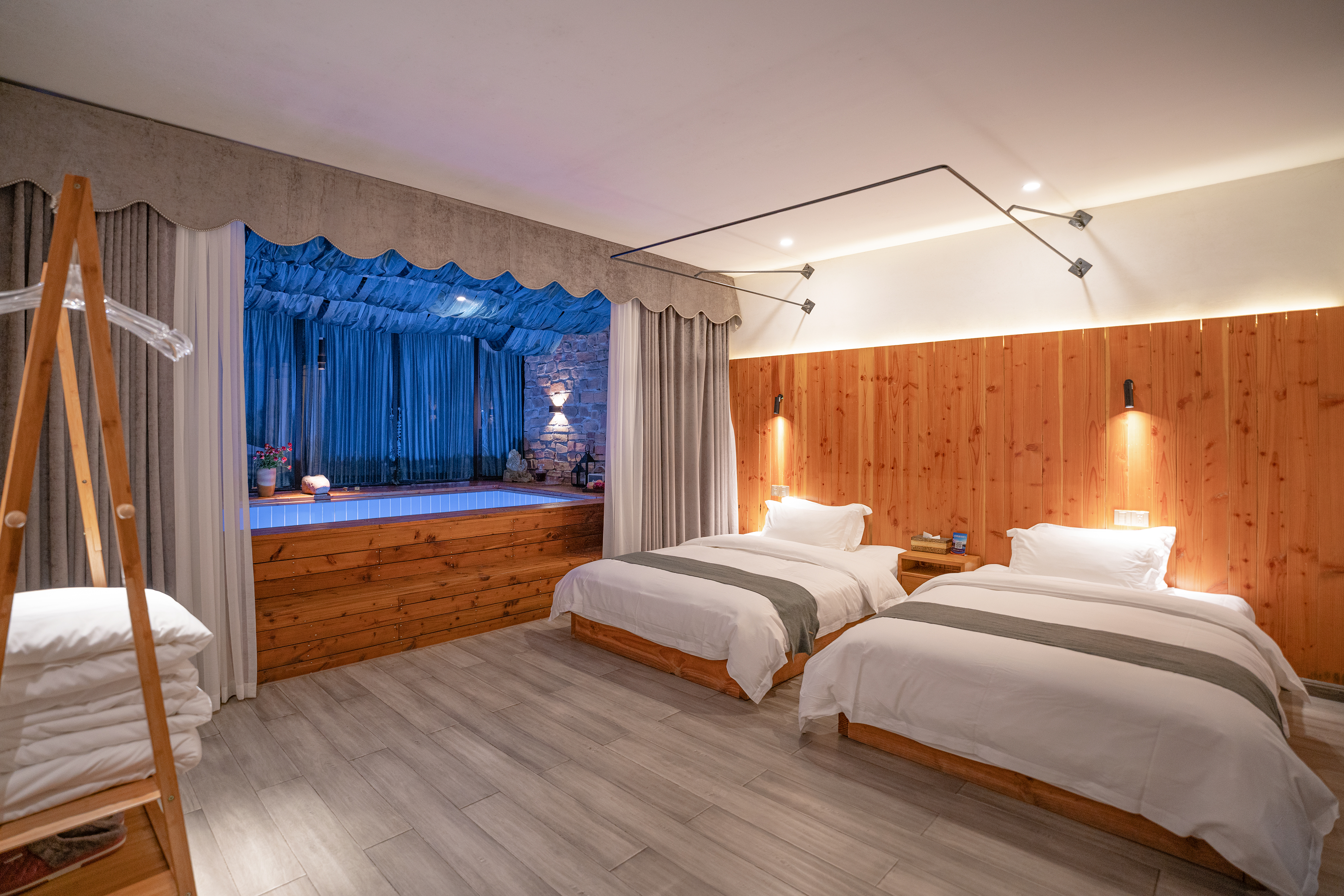 Hot Spring Family Room