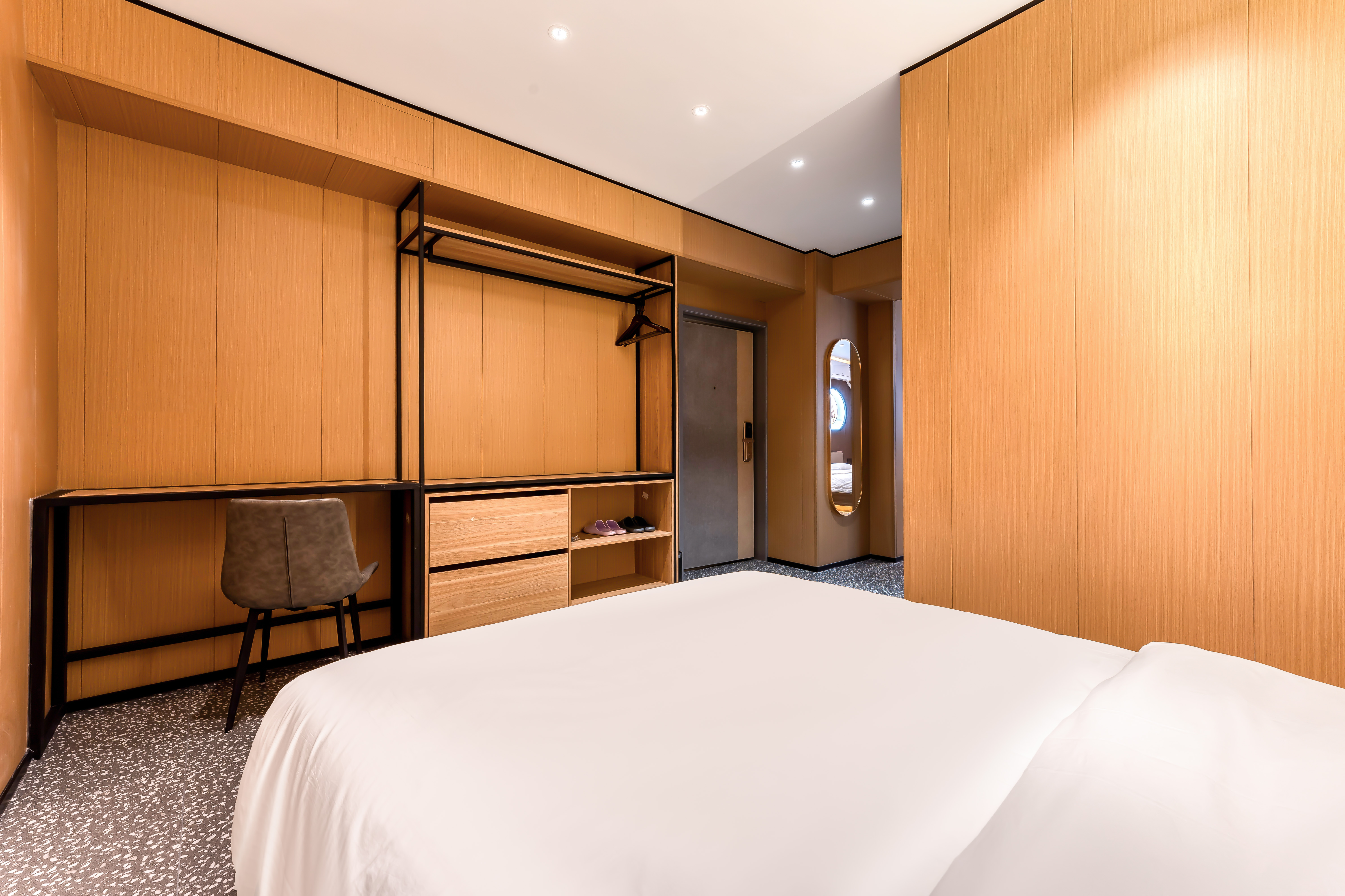 『轻呈』尊享亲子套房（零压床垫+清净精灵）