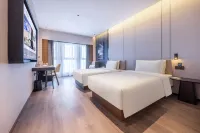 Atour Hotel Xinxiang East Station Pingyuan Road