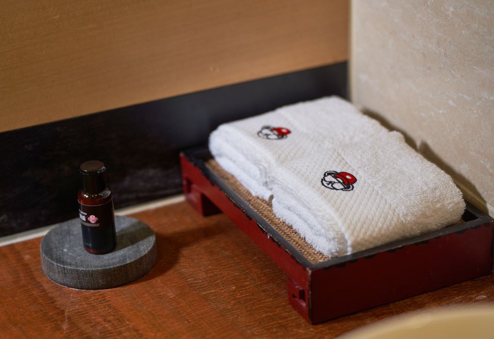 Cheery Canal Hotel HangzhouTeddy Collectible Double Bed Room