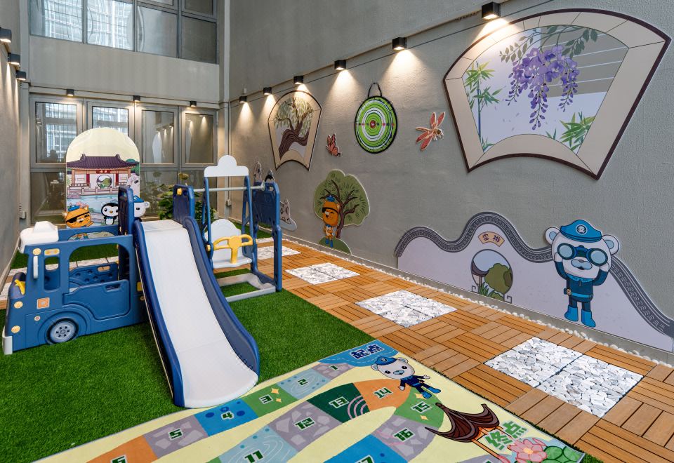 海底小縱隊親子露臺家庭房