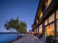 瀘沽湖水天壹舍loft湖景度假民宿