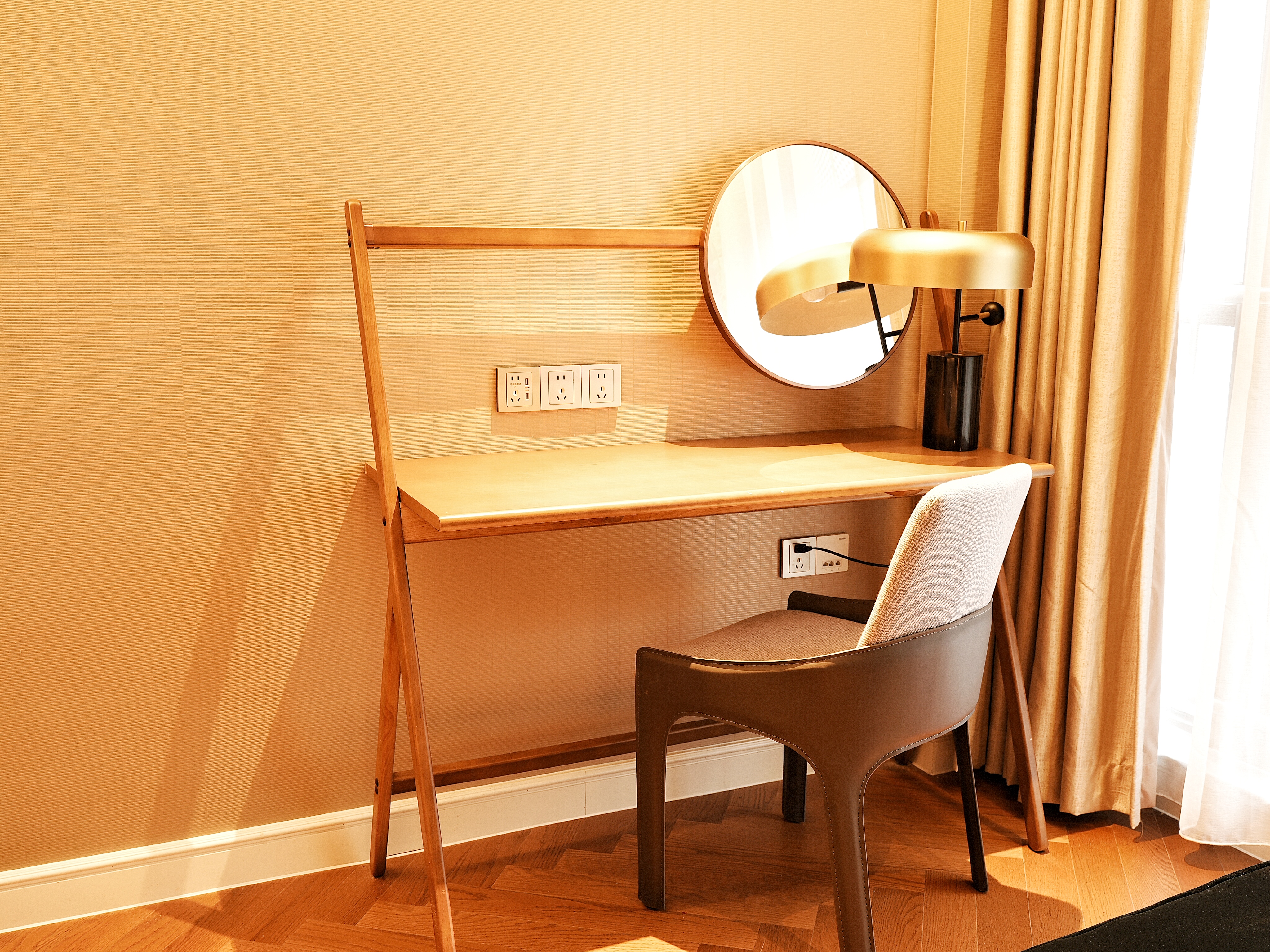 温馨家庭房（智能客控+小冰箱+密码箱）