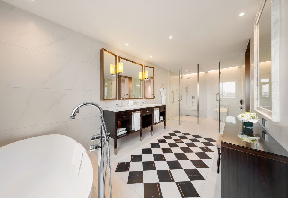 Wyndham Shanghai HongqiaoMinister Suite