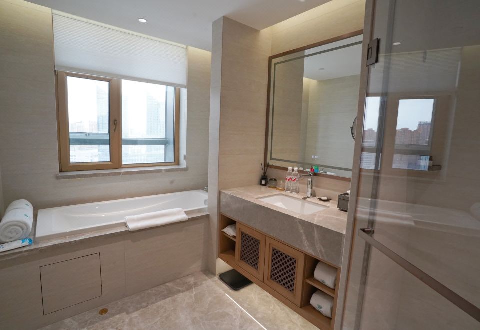 Harbin Victories HotelBusiness Deluxe Suite