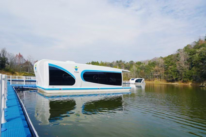 豪华水屋大床房