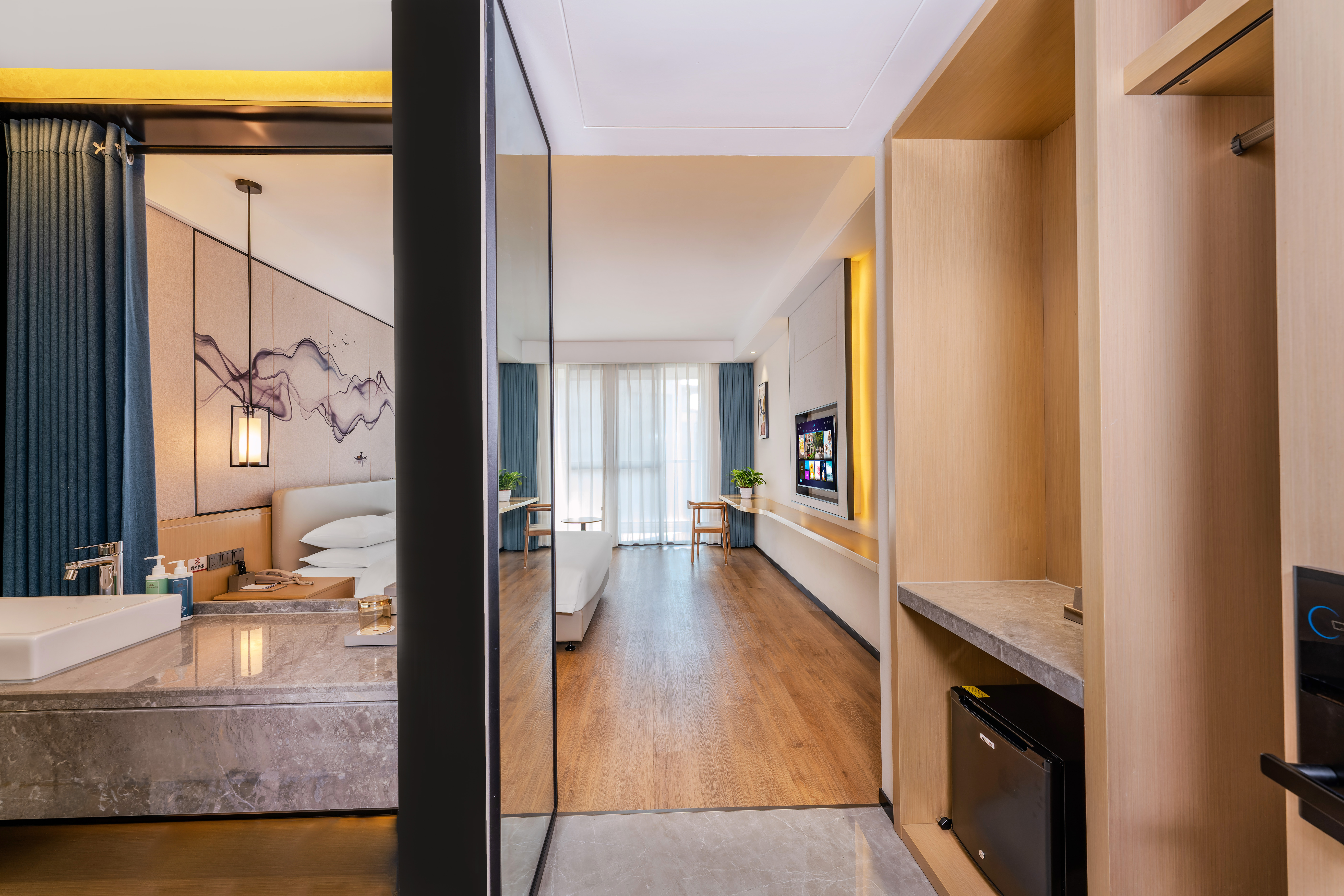 曼享豪华大床房（迷你冰箱+阳光露台）