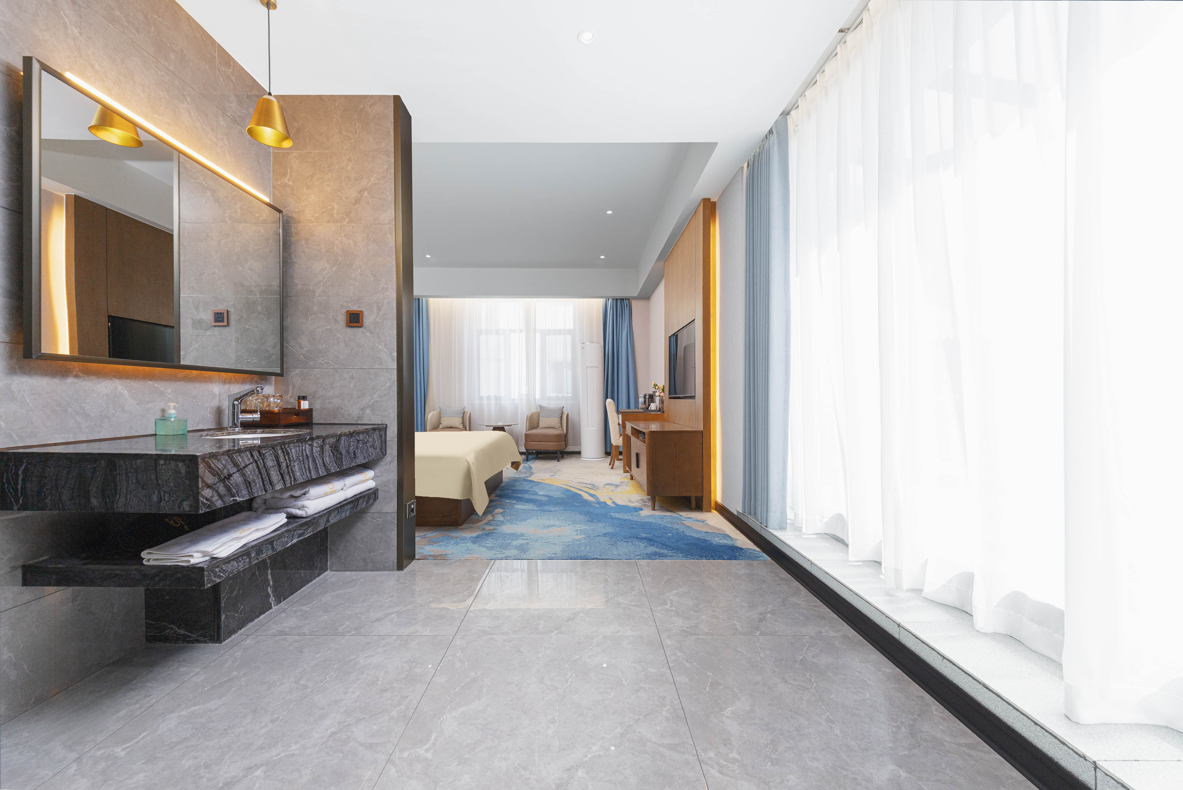 凤凰花园大床房