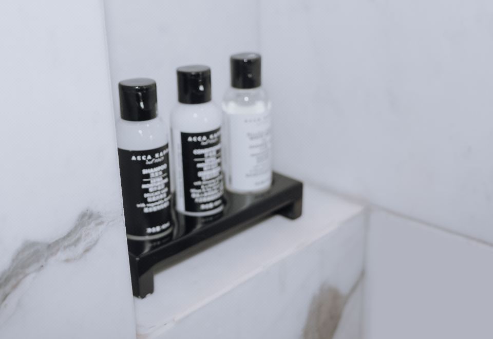 董事套房-独立会客厅-超大主衞-独立客衞-欧舒丹洗护沐