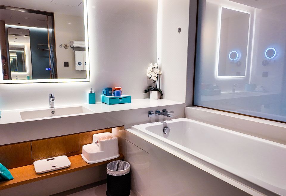 海底小縱隊（小公主親子房+MINI吧+天然乳膠枕）