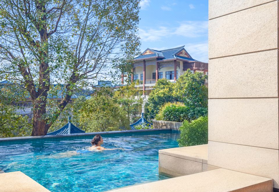 C型大床套房-獨立常溫泳池