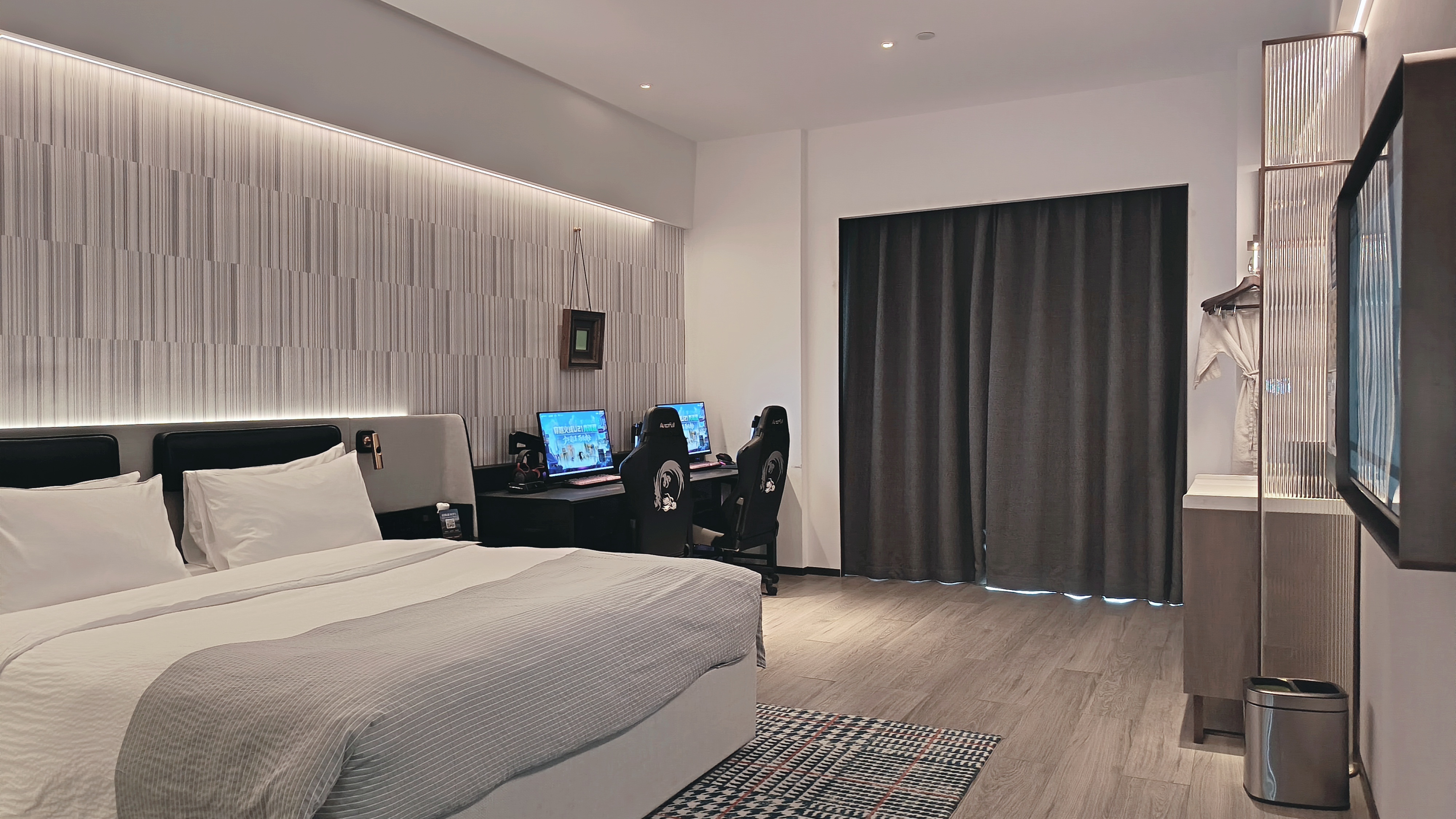 电竞大床房（9600X+5060+2K320）