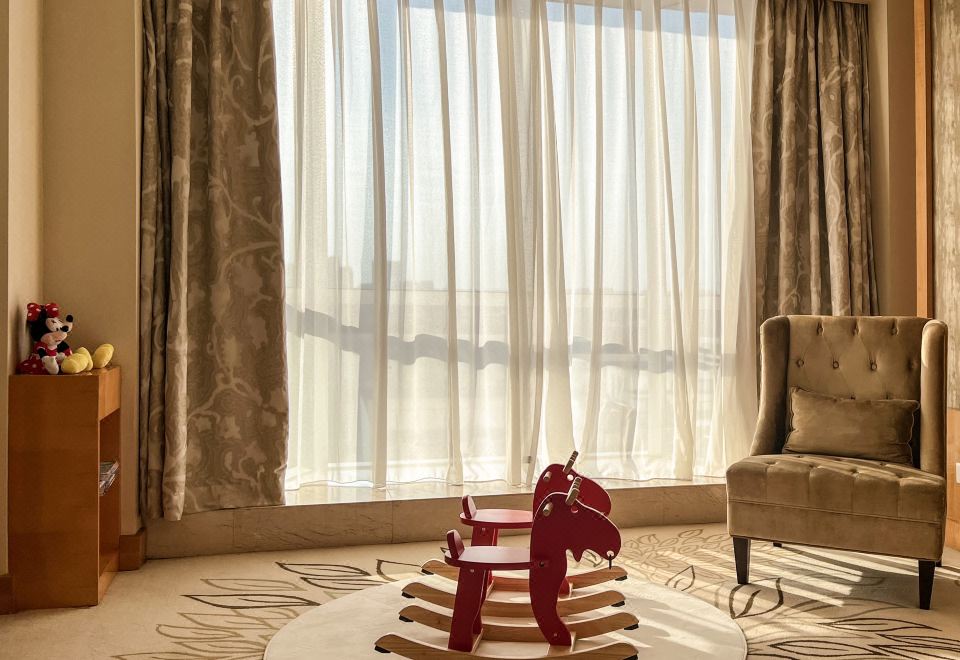 Family-friendly Queen Room