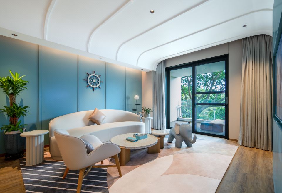 親子套房（智能客控+MINI吧+天然乳膠枕）