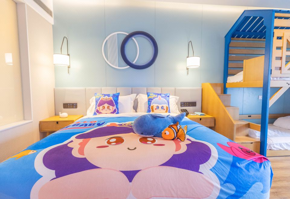 海泉寶貝主題親子步步高房（MINI吧+天然乳膠枕）