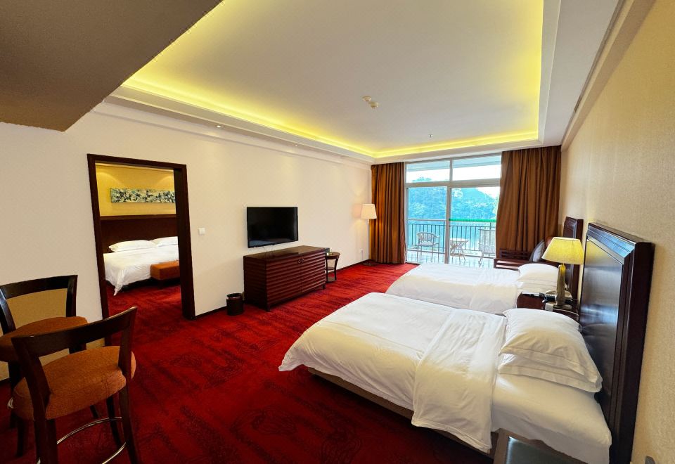 Hongzhushan Hotel EmeishanFamily Room With Lake View
