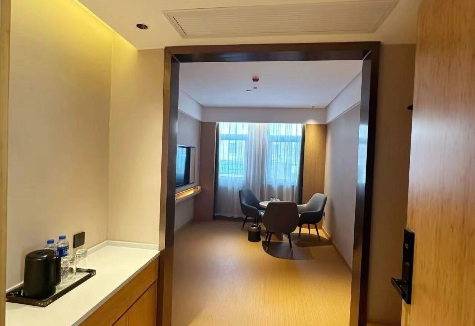 Deluxe Suite