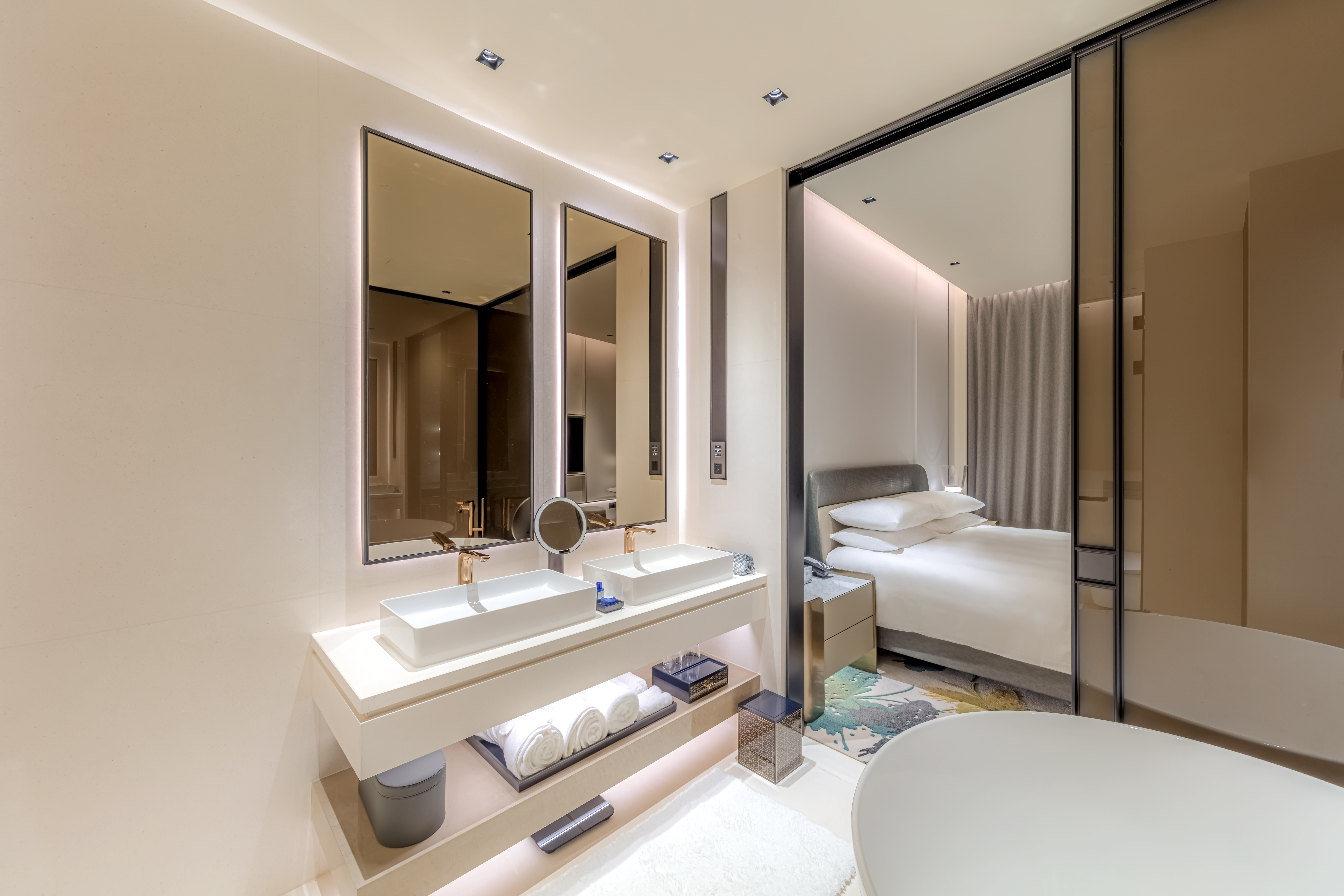 VR特色豪华大床房（观影+游戏）