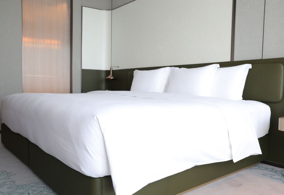 Crowne Plaza Jinan Runhua HotelCozy Queen Room