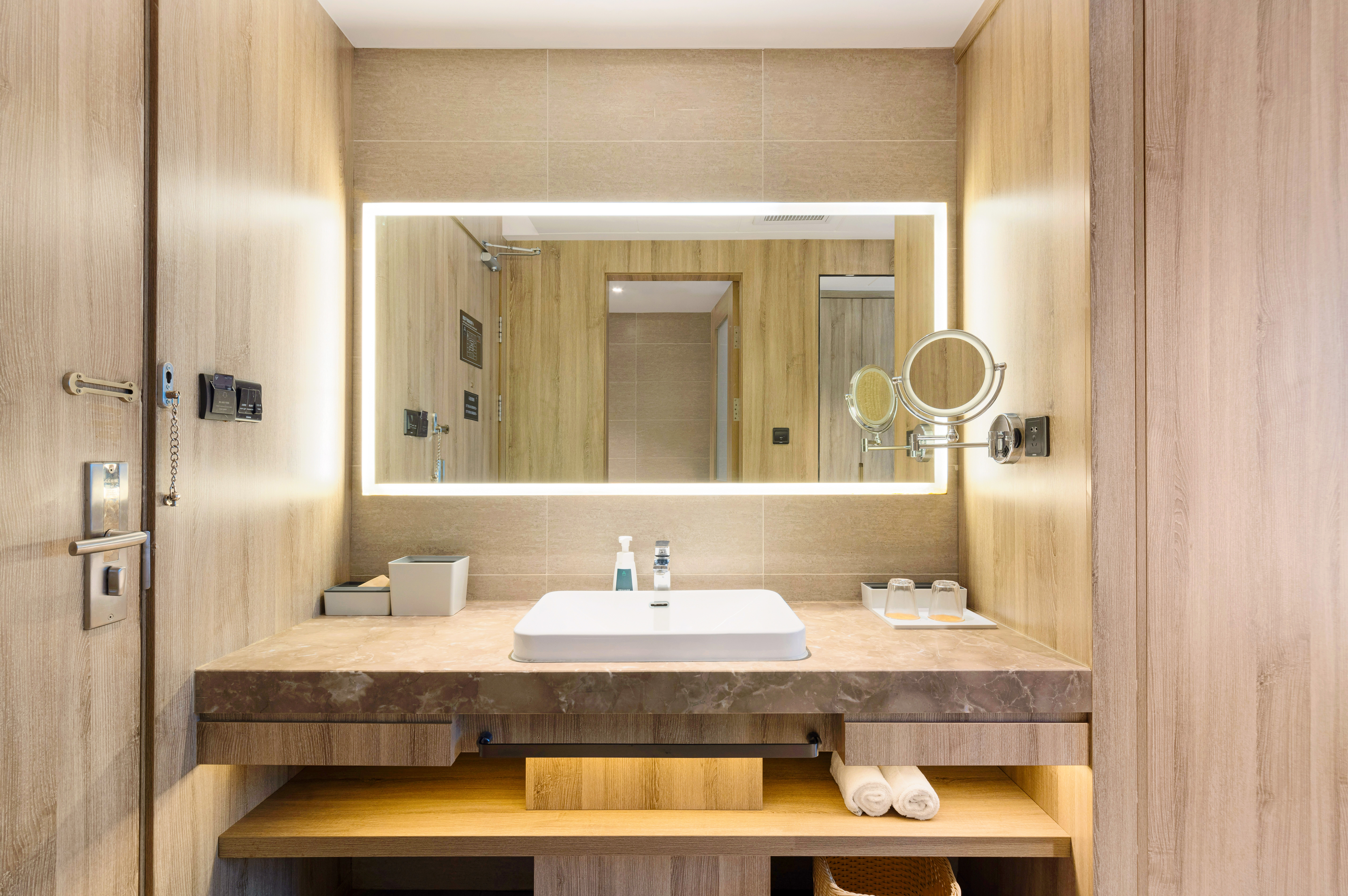 高级大床房（LaiFen吹风+普兰特床垫）