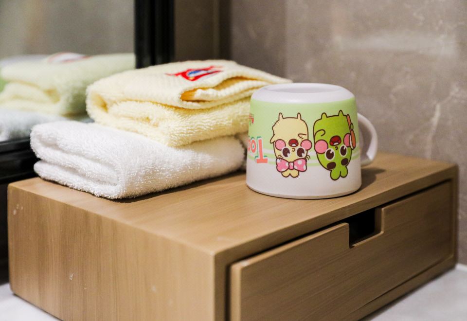 The Meixi Lake, Changsha Marriott Executive ApartmentsKuya Pig Hero Themed Room (Double Beds)