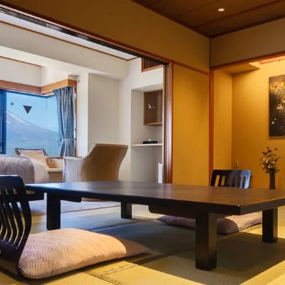 和洋室  和室12畳＋ツインベッド 秀峰閣　湖月 クーポン