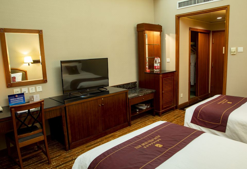 Qianmen Jianguo HotelStandard Floor Twin Room (Without Window)