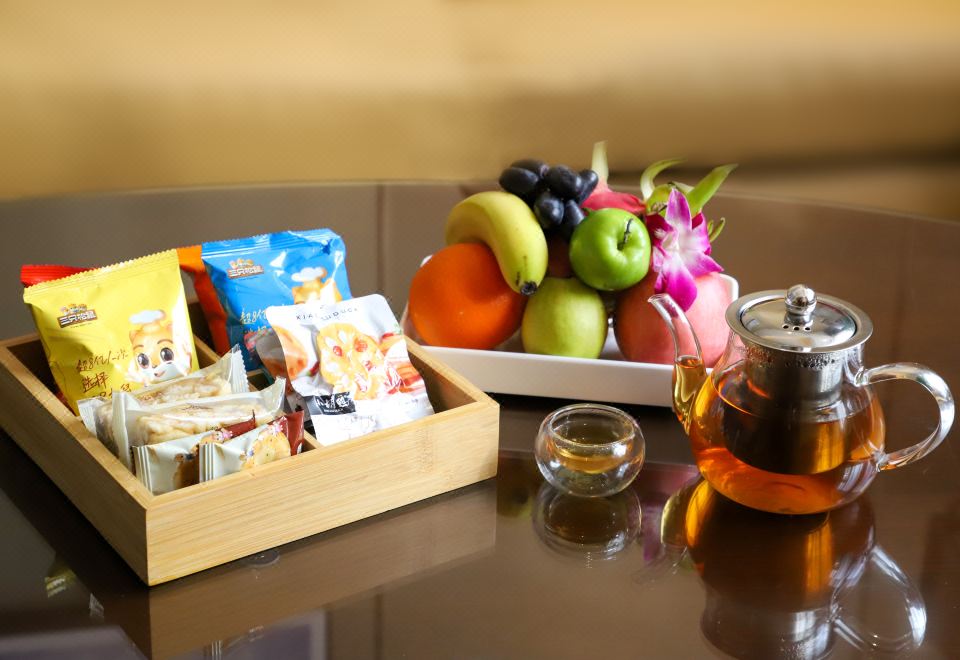 Wyndham JingzhouSuite With Cards