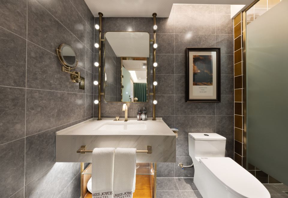 啡凡影视大床房