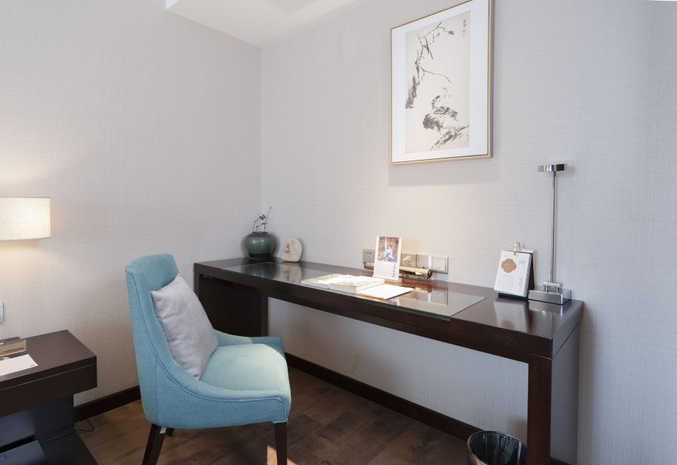 御風豪華大床房（大浴缸+舒適沙發+詩意空間）