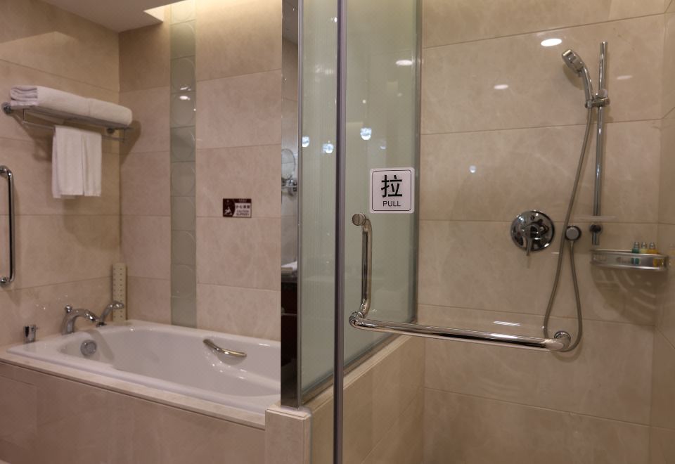 Soluxe Hotel GuangzhouSuperior River View King Bed Room（Canton Tower View）