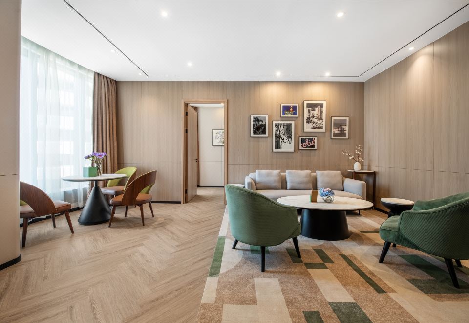 单卧套房（商务会客厅+Minbar+Happy Hour）