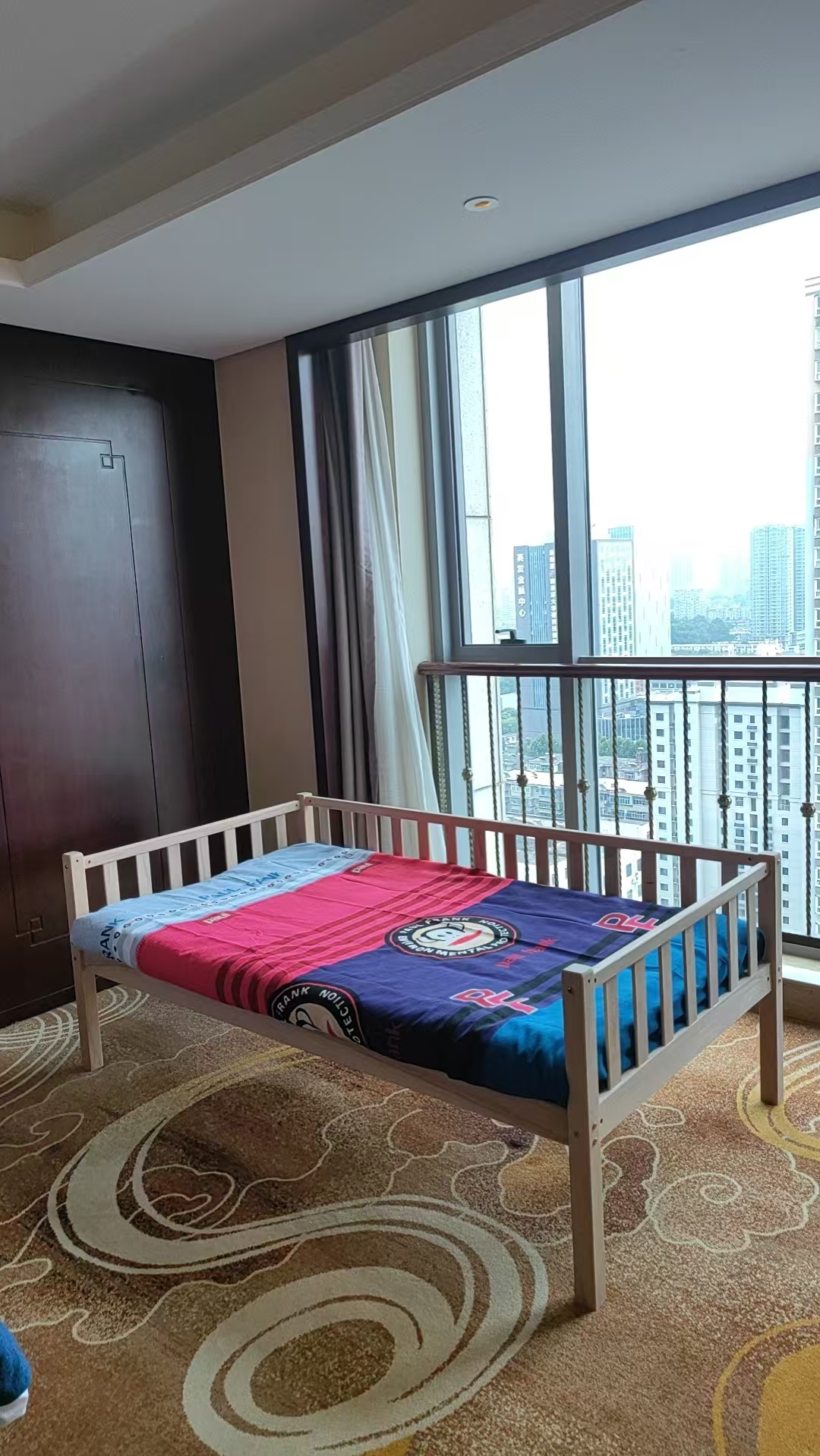 行政家庭亲子房