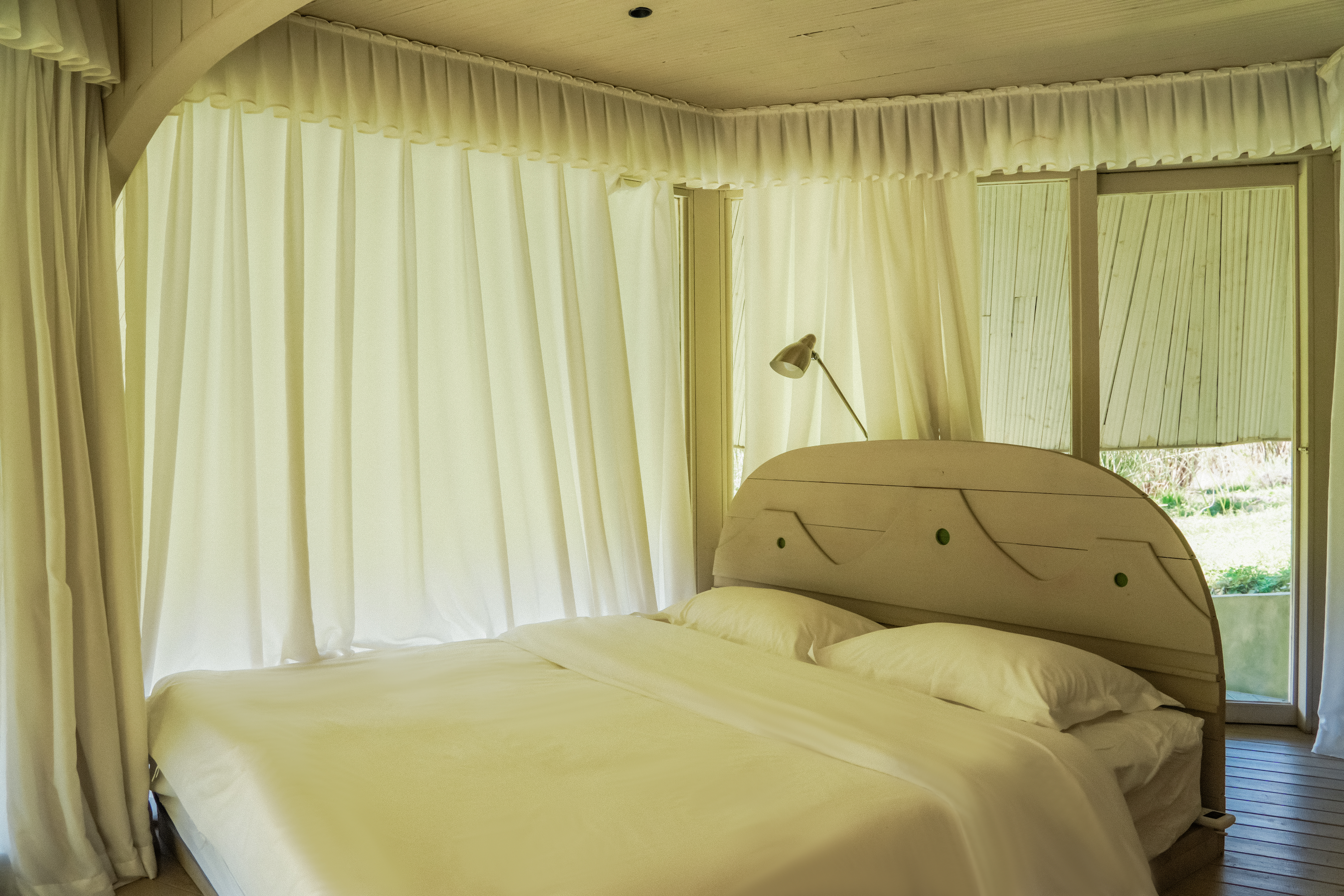 火山小屋：露世大床房