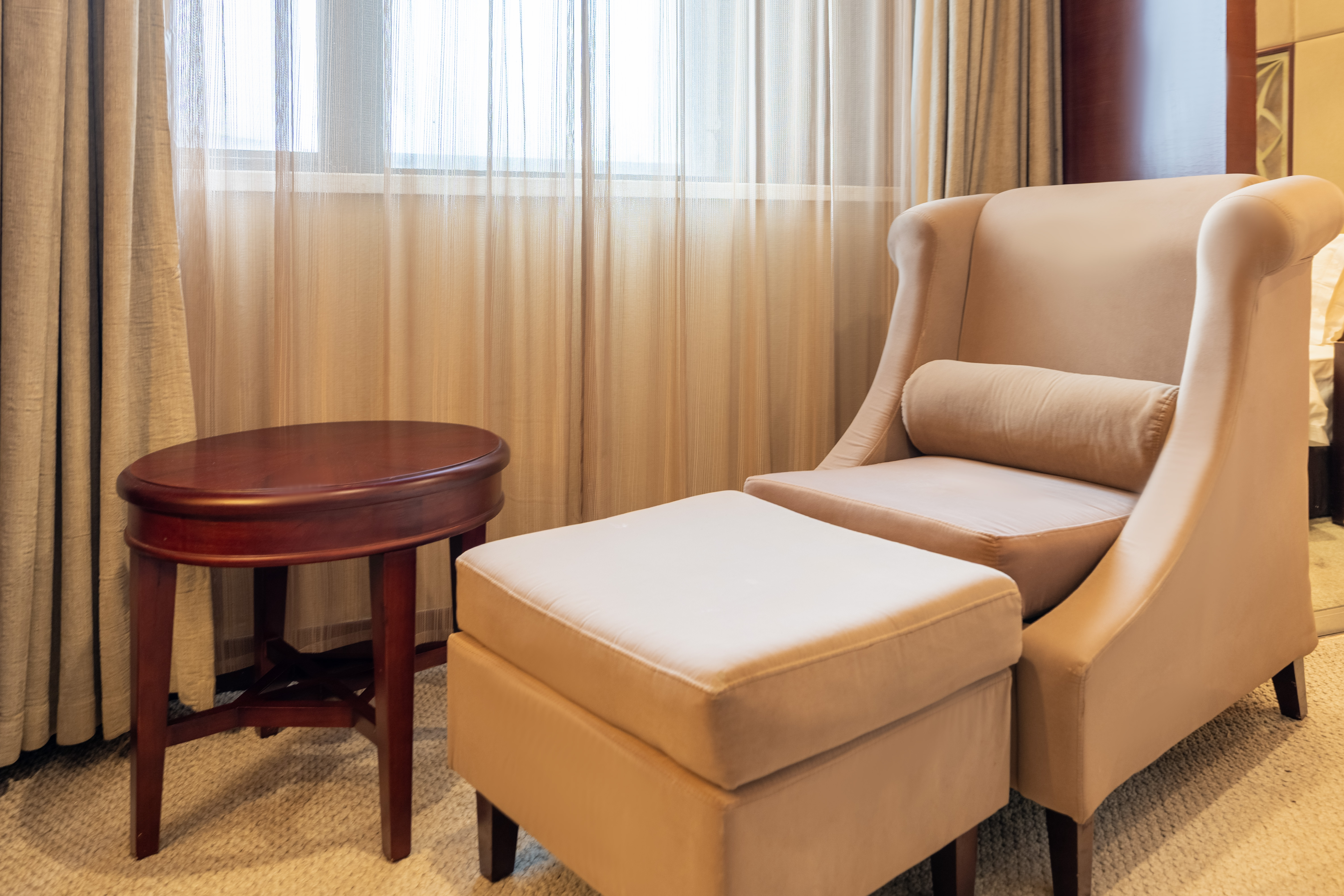 商務套房（一室一廳+舒適採光）