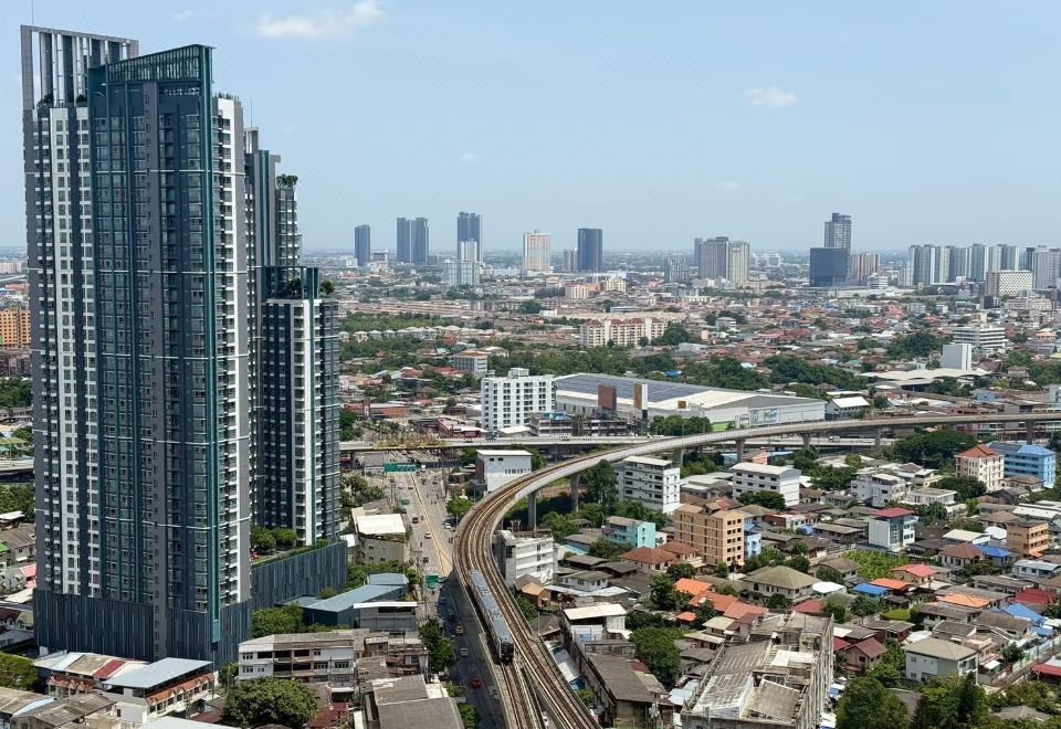 Oakwood Suites Tiwanon BangkokOne Bedroom Deluxe Sky View King / Twin