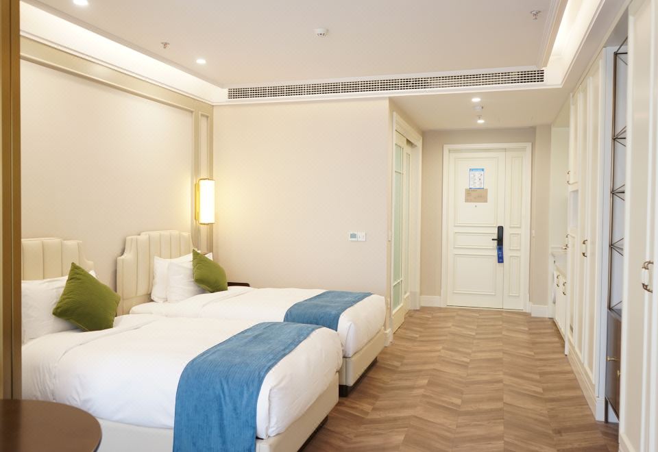 精选豪华双床房 高楼观景俯瞰都市繁华