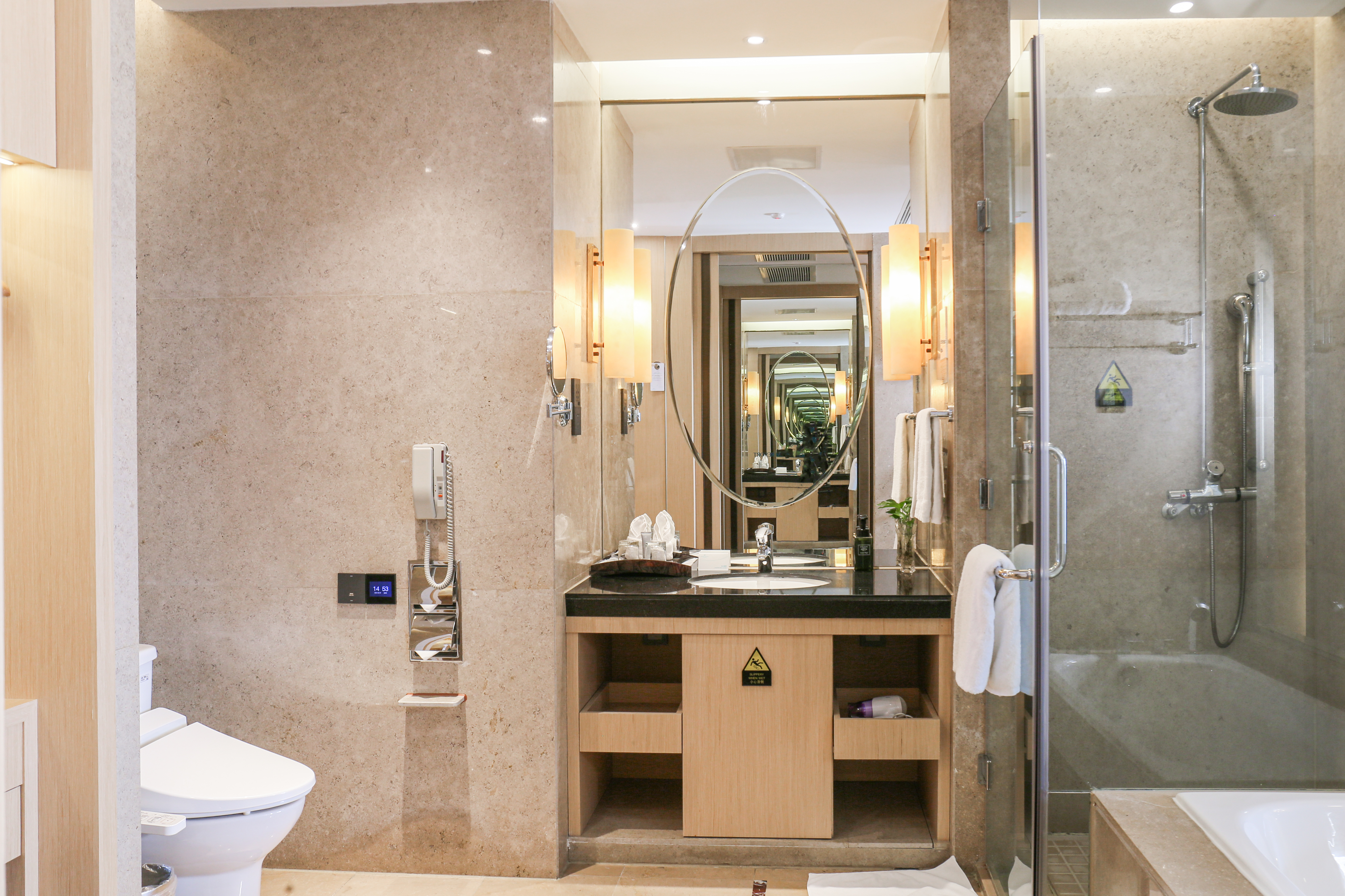 豪华园景露台大床房（D区）