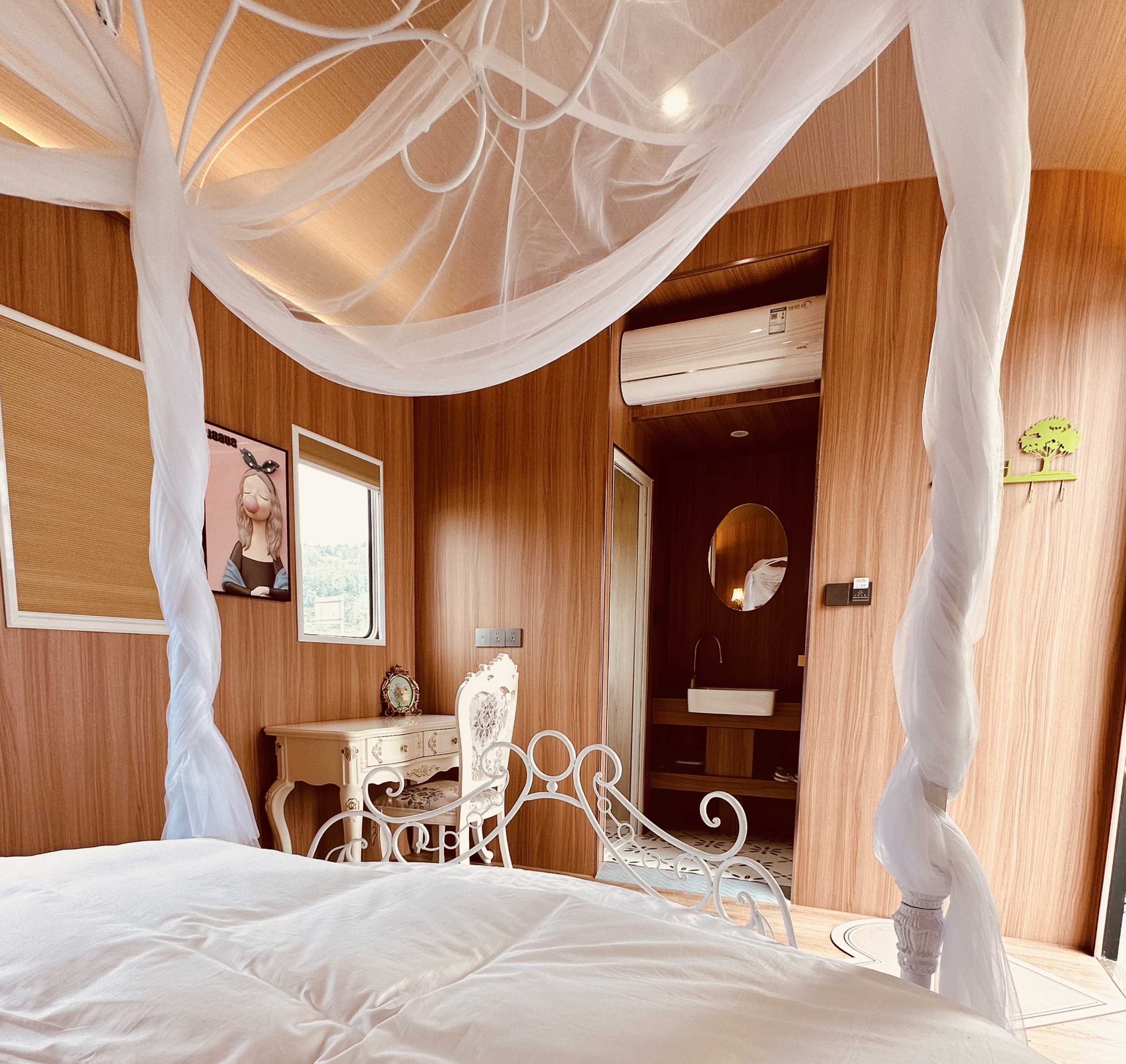 火车蜜月大床房