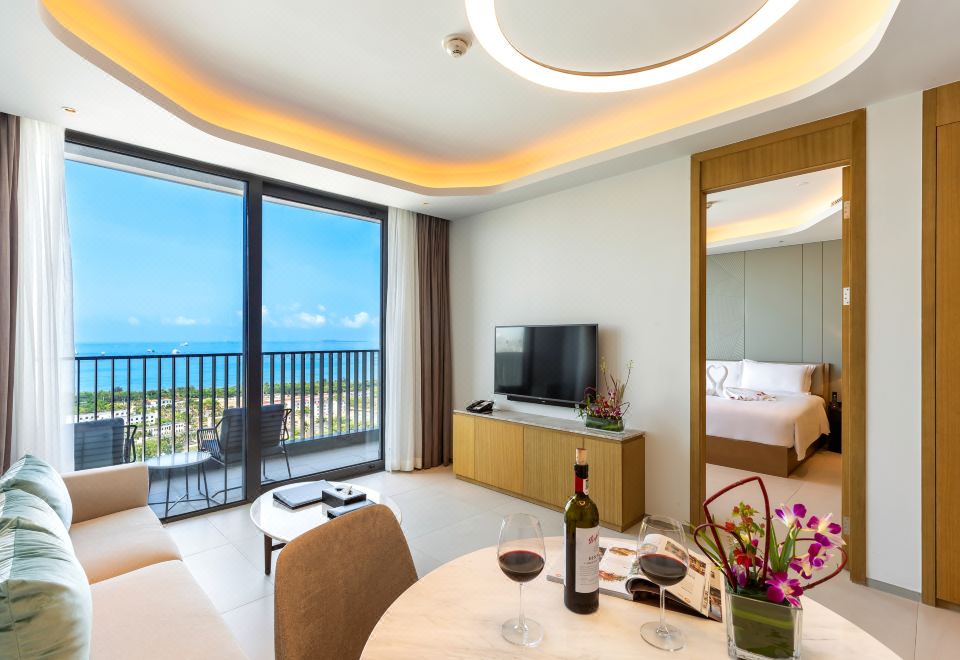 Deluxe Suite - 1-Room, Sea-View