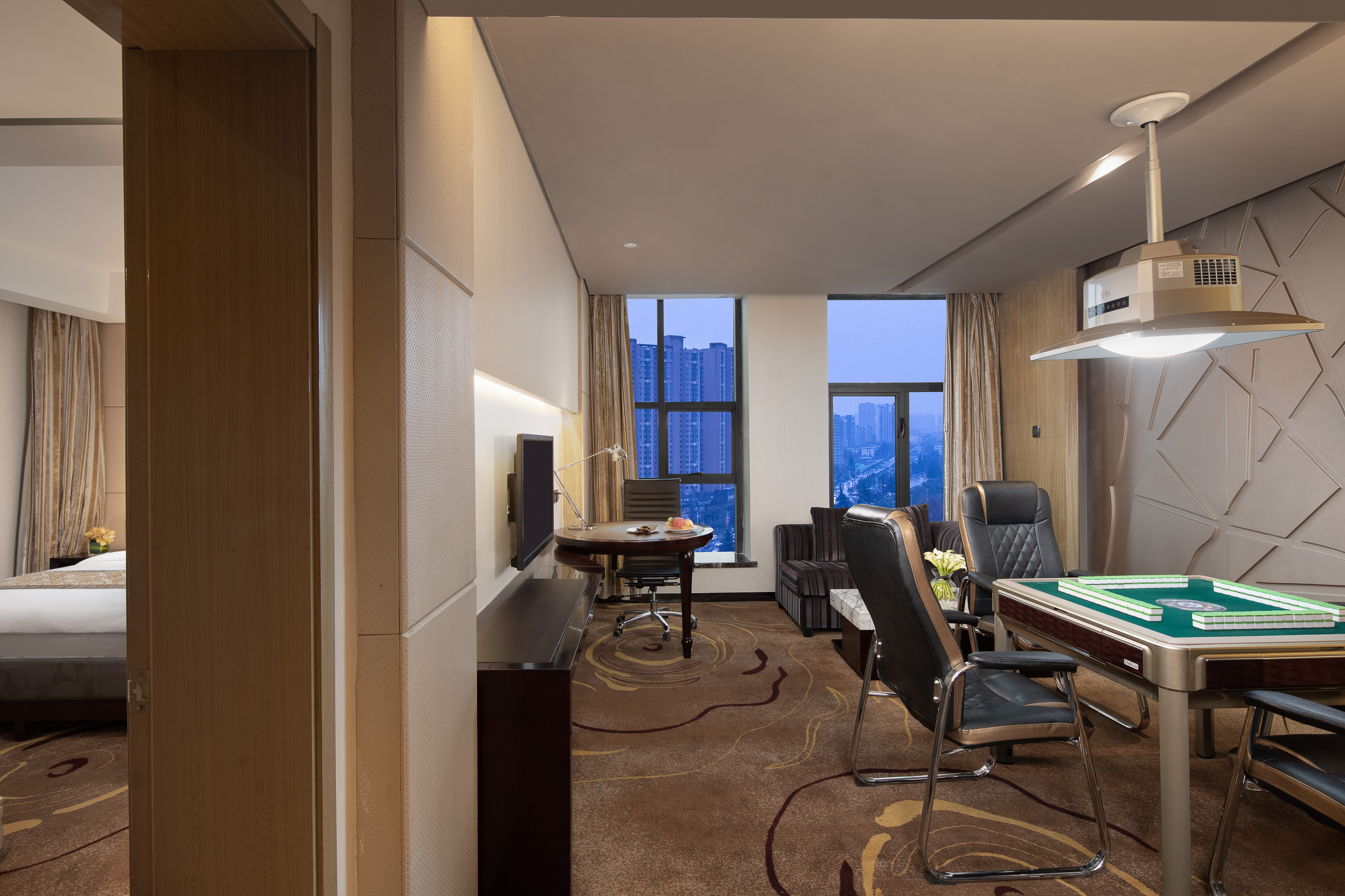 麻将套房（一室一厅+麻将机）