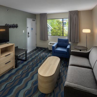 One Bedroom Suite Accent Inns Victoria Promo Code
